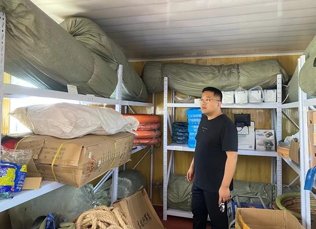 防汛物資|應(yīng)急救災(zāi)裝備|消防滅火裝備|水域救援裝備|消防救援裝備|多年應(yīng)急裝備經(jīng)驗(yàn)打造行業(yè)品牌！